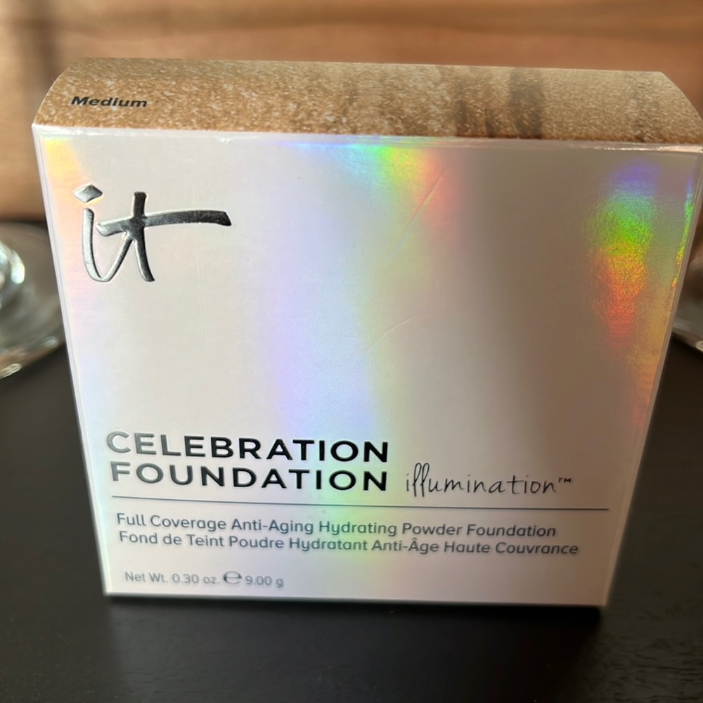 New! it Cosmetics Celebration Foundation Illumination in Medium.